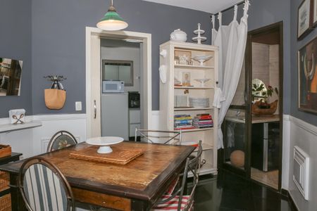 Apartamento à venda com 247m², 4 quartos e 4 vagas Apartamento à venda com 247m², 4 quartos e 4 vagasSala de Almoço