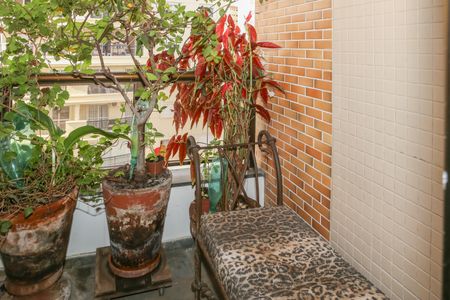 Apartamento à venda com 247m², 4 quartos e 4 vagas Apartamento à venda com 247m², 4 quartos e 4 vagasSuíte 2