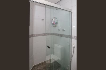 Apartamento à venda com 247m², 4 quartos e 4 vagas Apartamento à venda com 247m², 4 quartos e 4 vagasBanheiro da Suíte 2
