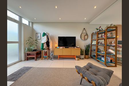 Sala de casa à venda com 3 quartos, 190m² em Cidade São Francisco, São Paulo