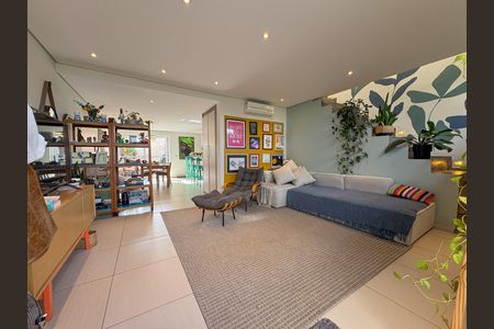 Casa para alugar com 190m², 3 quartos e 4 vagasSala