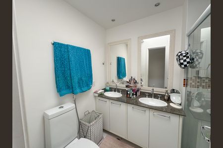 Casa para alugar com 190m², 3 quartos e 4 vagasBanheiro