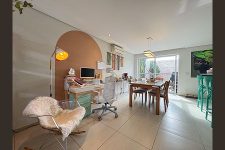 Sala de casa à venda com 3 quartos, 190m² em Cidade São Francisco, São Paulo
