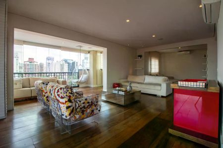 Apartamento à venda com 180m², 3 quartos e 4 vagas