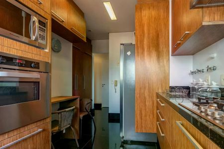 Apartamento à venda com 180m², 3 quartos e 4 vagas