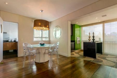 Apartamento à venda com 180m², 3 quartos e 4 vagas