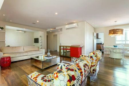 Apartamento à venda com 180m², 3 quartos e 4 vagas