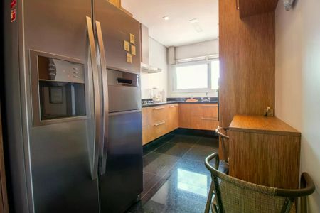 Apartamento à venda com 180m², 3 quartos e 4 vagas