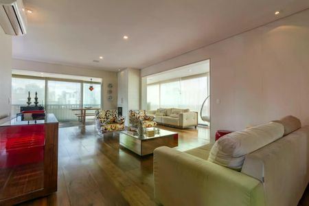 Apartamento à venda com 180m², 3 quartos e 4 vagas