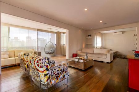 Apartamento à venda com 180m², 3 quartos e 4 vagas