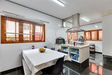 Casa à venda com 4 quartos, 310m² em Santo Amaro, São Paulo
