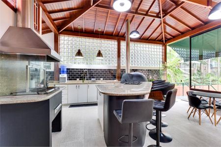Casa à venda com 4 quartos, 310m² em Santo Amaro, São Paulo