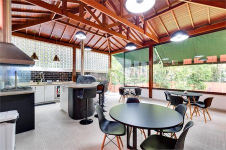 Casa à venda com 4 quartos, 310m² em Santo Amaro, São Paulo