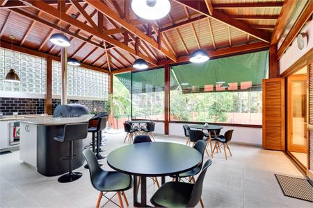 Casa à venda com 4 quartos, 310m² em Santo Amaro, São Paulo