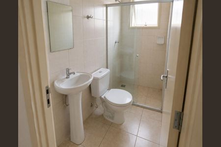 Banheiro de apartamento para alugar com 1 quarto, 48m² em Cavalhada, Porto Alegre