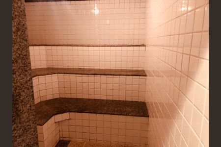 Banheiro de apartamento à venda com 1 quarto, 50m² em Humaitá, Rio de Janeiro