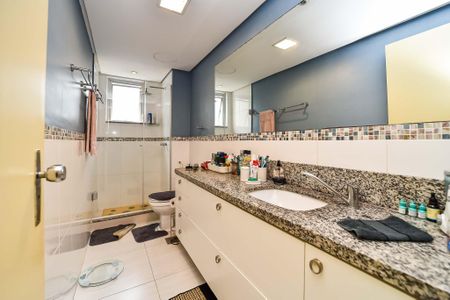 Apartamento à venda com 80m², 2 quartos e 1 vagaBanheiro