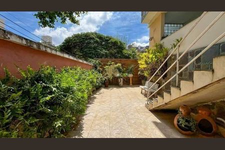 Casa à venda com 317m², 4 quartos e 2 vagas