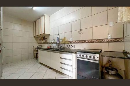 Casa à venda com 317m², 4 quartos e 2 vagas