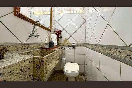 Casa à venda com 317m², 4 quartos e 2 vagas