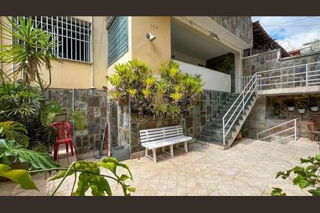 Casa à venda com 317m², 4 quartos e 2 vagas