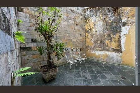 Casa à venda com 317m², 4 quartos e 2 vagas