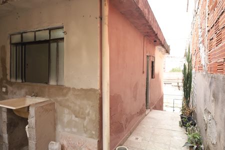 Casa para alugar com 100m², 1 quarto e 2 vagasQuintal