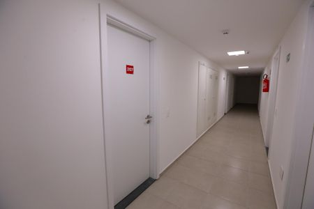 Apartamento para alugar com 30m², 2 quartos e sem vaga Apartamento para alugar com 30m², 2 quartos e sem vagaCorredor