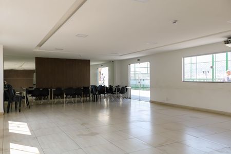 Apartamento à venda com 43m², 2 quartos e 1 vaga Apartamento à venda com 43m², 2 quartos e 1 vagaÁrea comum - Salão de festas