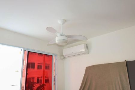 Apartamento à venda com 43m², 2 quartos e 1 vaga Apartamento à venda com 43m², 2 quartos e 1 vagaSala