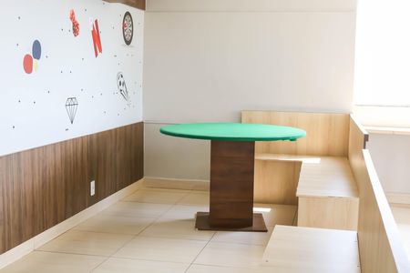 Apartamento à venda com 43m², 2 quartos e 1 vaga Apartamento à venda com 43m², 2 quartos e 1 vagaSala de Jogos
