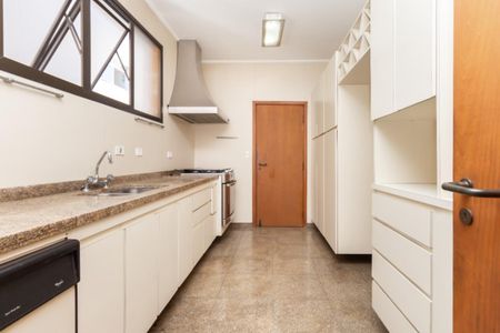 Apartamento à venda com 200m², 4 quartos e 4 vagas Apartamento à venda com 200m², 4 quartos e 4 vagasFoto 28