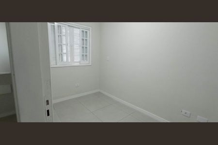 Casa à venda com 3 quartos, 206m² em Vila Scarpelli, Santo André