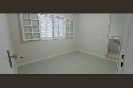 Casa à venda com 3 quartos, 206m² em Vila Scarpelli, Santo André