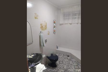 Casa à venda com 240m², 3 quartos e 2 vagas