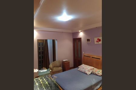 Casa à venda com 3 quartos, 240m² em Jardim Las Vegas, Santo André