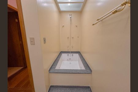 Apartamento à venda com 181m², 3 quartos e 2 vagas