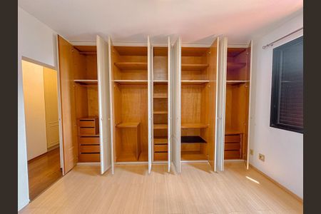 Apartamento à venda com 181m², 3 quartos e 2 vagas
