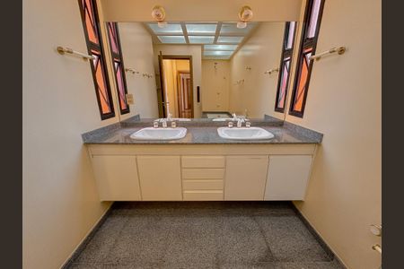 Apartamento à venda com 181m², 3 quartos e 2 vagas