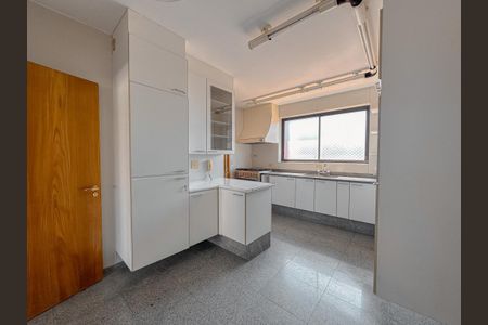 Apartamento à venda com 181m², 3 quartos e 2 vagas