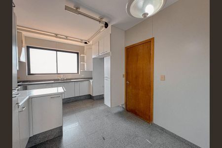 Apartamento à venda com 181m², 3 quartos e 2 vagas