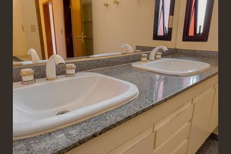 Apartamento à venda com 181m², 3 quartos e 2 vagas