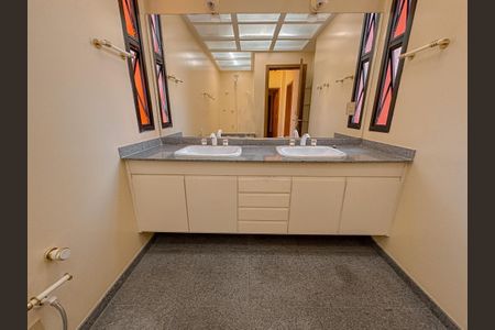 Apartamento à venda com 181m², 3 quartos e 2 vagas