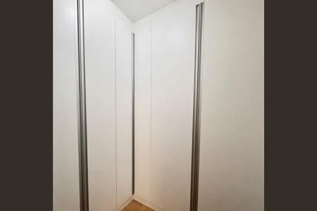 Apartamento para alugar com 200m², 3 quartos e 5 vagas Apartamento para alugar com 200m², 3 quartos e 5 vagasQuarto
