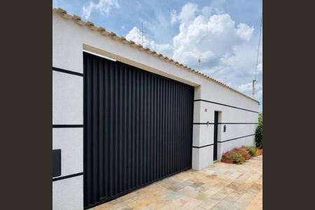 Apartamento para alugar com 200m², 3 quartos e 5 vagas Apartamento para alugar com 200m², 3 quartos e 5 vagasFachada