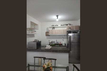 Cozinha de apartamento para alugar com 1 quarto, 51m² em Caminho das Árvores, Salvador