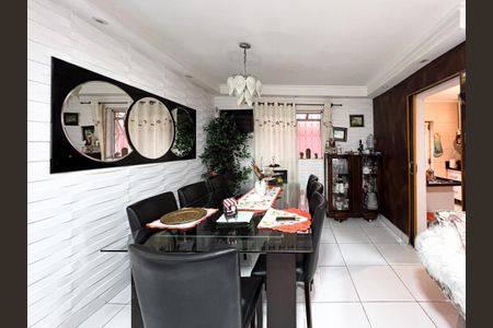 Casa à venda com 161m², 4 quartos e 2 vagas