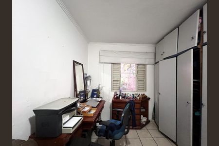 Casa à venda com 161m², 4 quartos e 2 vagas