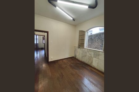 Casa para alugar com 460m², 6 quartos e 4 vagas