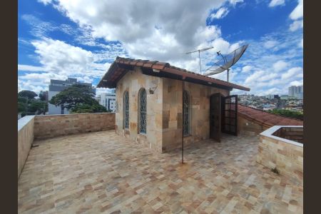Casa para alugar com 460m², 6 quartos e 4 vagas